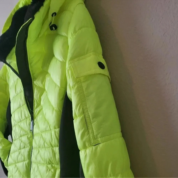 Calvin Klein Hooded Mixed-Media Puffer Jacket -Safety Yellow NWT - Picture 10 of 13